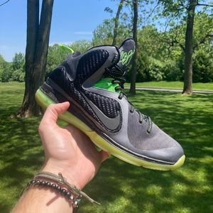 Nike LeBron 9 Dunkman (2012) 469764-006 Size 11.5 Mens Basketball Shoes